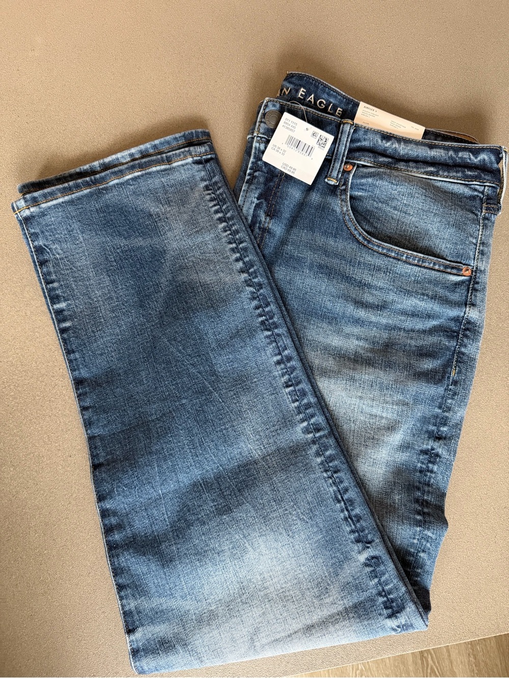 NWT American Eagle Outfitters Men’s Blue Slim Straight Jeans